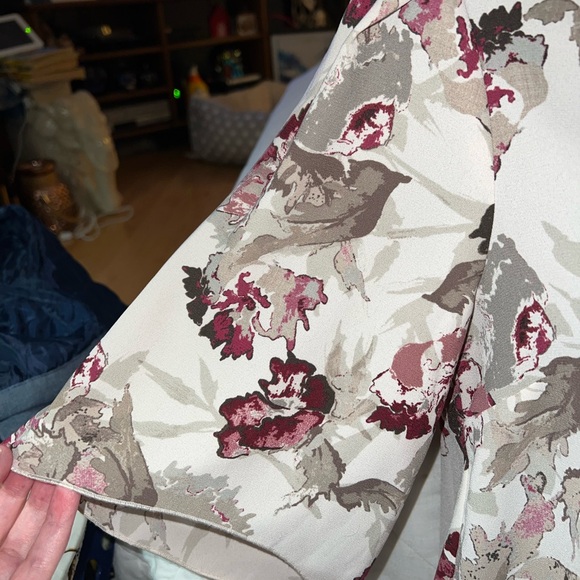 Aritzia Wilfred Cambrai Blouse - Picture 2 of 9